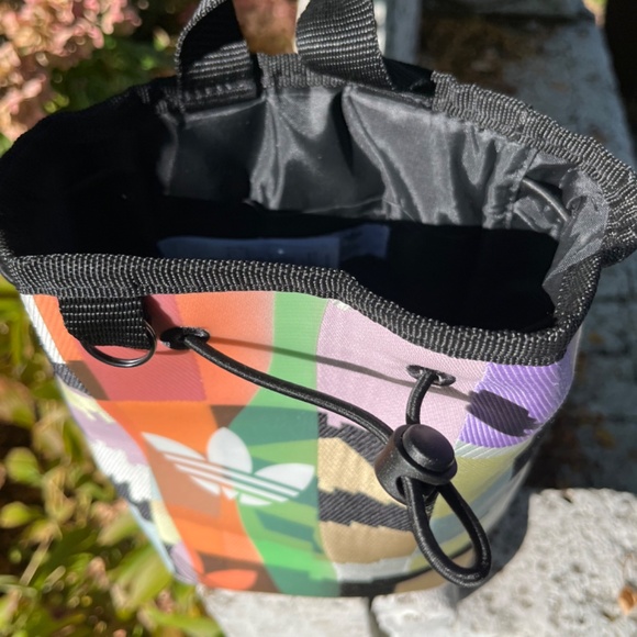 Adidas mini back pack - Picture 3 of 6